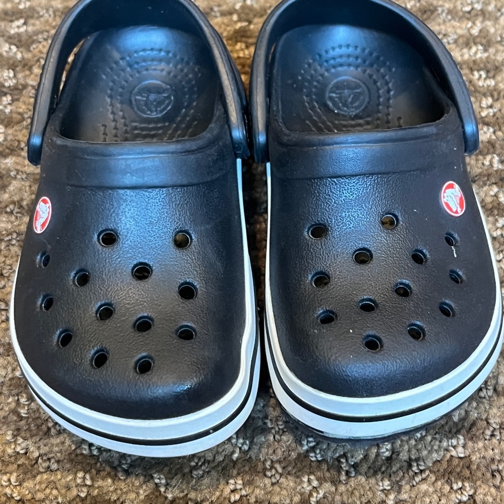 🖤Crocs Crocband Shoes lightweight summer slip on Children’s Size 6-7 EUC🖤